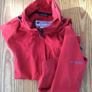 Columbia wind/rain jacket